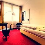 Retro - Art - Hotel 2*