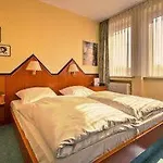 Hotel Retro - Art - 2*