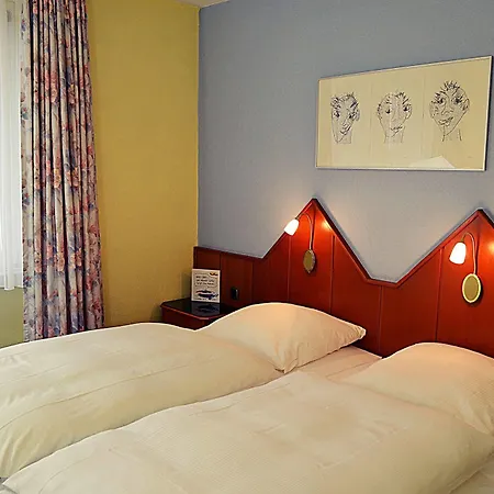 Retro - Art - Hotel 2*