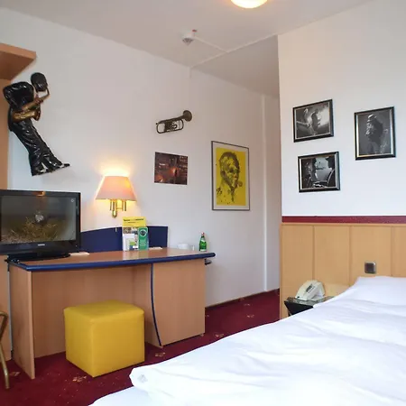 Retro - Art - Hotell 2*