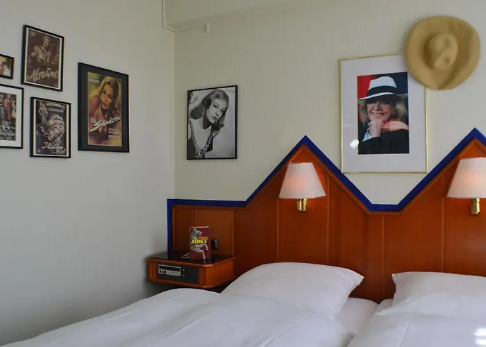 Hotel Retro - Art -