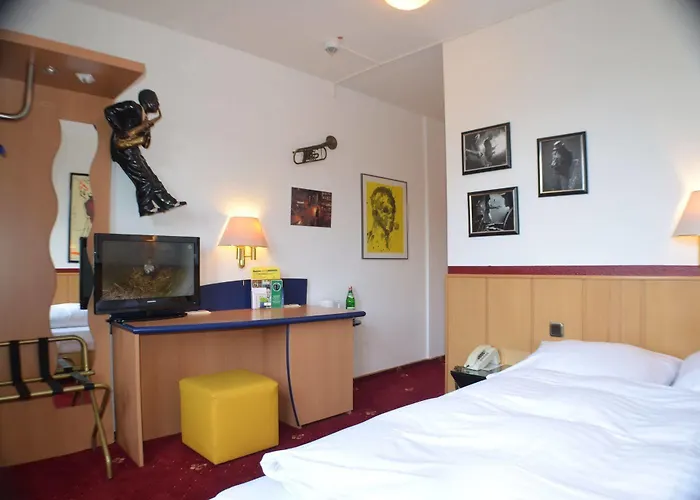 Retro - Art - Hotell 2*
